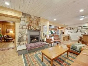 South Arm Shores - Charlevoix