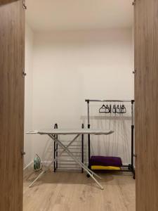 Uroczy apartament z ogródkiem