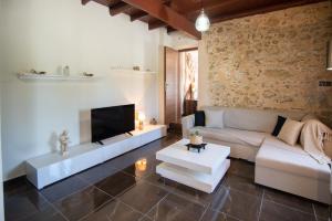 Olea Stone House near the sea