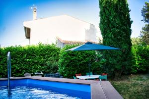 Maisons de vacances Agreable maison 3 chambres avec piscine : photos des chambres