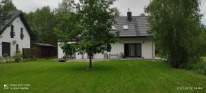 Domek ZOZO nad jeziorem w Okuniowcu