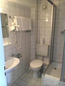 Twin Room with Private Bathroom room in Gasthaus zur Pfalz