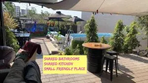 The Cozy Hostel - Motel - Batchelor