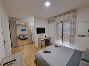 The Shell Guest House img13