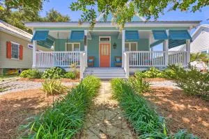 Cottage with Porch - 3 Min Walk to Bay St Louis - Pass Christian
