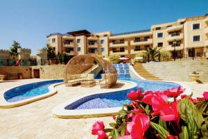 Modern Family Apartment at Millennium 2 - Pool & Spa