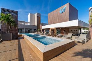 Porto Madero - Apartamento em Condo com Piscina