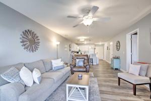 Screened Balcony with Views Sleek Lake Ozark Gem!