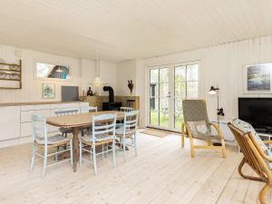 6 person holiday home in Bindslev-By Traum