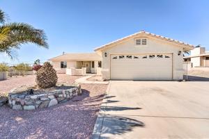 Patio and Fire Pit Central Home in Lake Havasu City