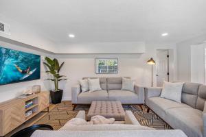 Luxurious Clearwater Retreat with Lanai and Pool!