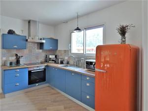 Detached holiday home with private garden