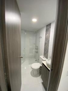 Conquistadores Romantic, Medellín