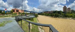 Conquistadores Romantic, Medellín