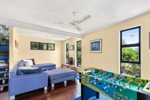 COASTING - Straddie Style Beach House