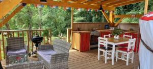 Tentes de luxe Yourte independante en pleine nature, proche d'Ajaccio : photos des chambres