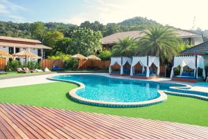 Phi Phi Andaman Beach Resort