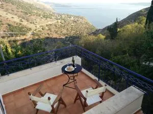 Traditional Sea View Vacation Home in Kourouklata - Dhavgáta