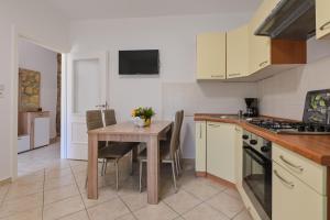 Apartments Ena 