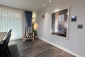 Cosmos Hongdae Modern