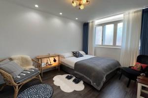 Cosmos Hongdae Modern