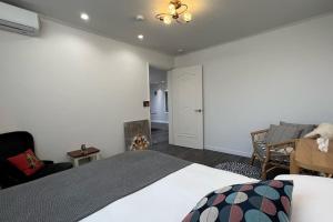 Cosmos Hongdae Modern