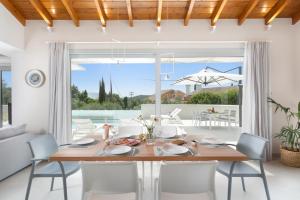 Villa Perlaki by Villa Plus