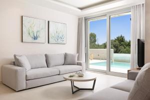 Villa Perlaki by Villa Plus