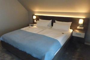 Double Room with Balcony and Sea View room in Strand-Hotel