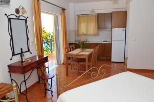 Studio (3 Adults) room in Kasimis