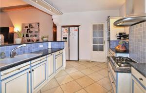 Maisons de vacances Nice Home In Savasse With 3 Bedrooms, Private Swimming Pool And Outdoor Swimming Pool : photos des chambres