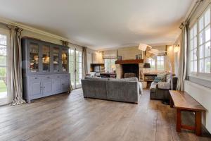 Luxueuse Chaumière 4 Chambres avec Piscine