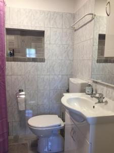 Double room with bathroom, WiFi, airco, parking, washing machine, grill