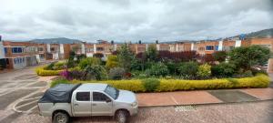 CASA cerca a la ESTACIÓN del tren en PAIPA