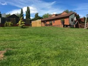 Woodcutters Barn, overlooking Ledbury & Malvern Hills - Colwall