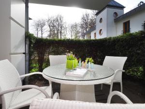 Kaiservillen Heringsdorf - Ferienwohnung mit 1 Schlafzimmer und Terrasse D201