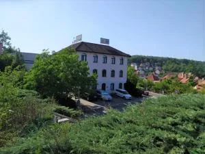 Villa Jinonice - Holyně