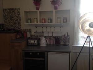 Georgian city apartment at Thomas Street double bedroom and two single trundle beds