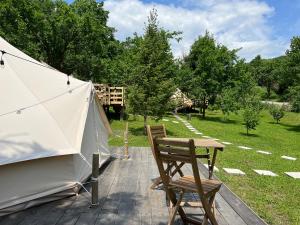 Tinutul Luanei Glamping Resort