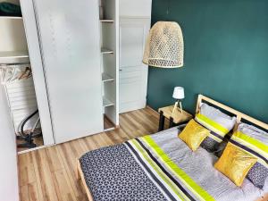 Appartements L'Ebenisterie - Sublime Type 2 Lumineux - Grand balcon : photos des chambres