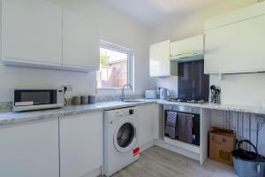 Spacious 3BR House Near Southend Pier