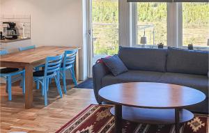 Cozy Apartment In Sysslebäck With Wifi