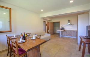 Gorgeous Apartment In Lamon With Wifi