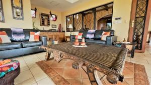 Playa Potrero, Oceanview Villa Oasis with salt-water pool for up to 8 people