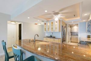 Sweeping Ocean Views - Shores of Madeira #504