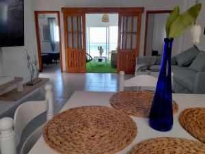 ARINAGA ARENA Y MAR BEACH