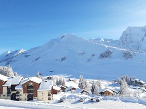 LE Hameau 001