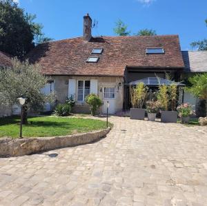 Gîte de la tour de Loire - 65 m2 au pied d une tour de gué du 17ème siècle