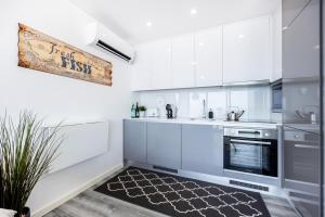 Frontline Seaview Apartment