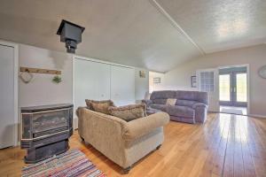 Loft Unplugged with Outdoor Space in Amish Country!